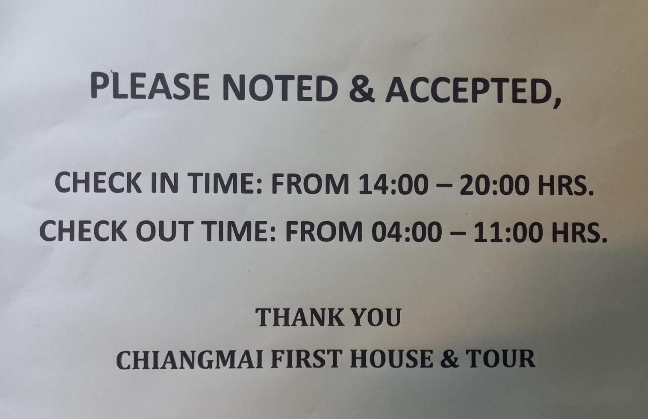 Chiangmai First House & Tour Hostel Chiang Mai Exterior photo