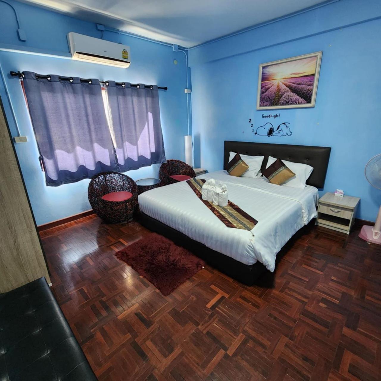 Chiangmai First House & Tour Hostel Chiang Mai Exterior photo